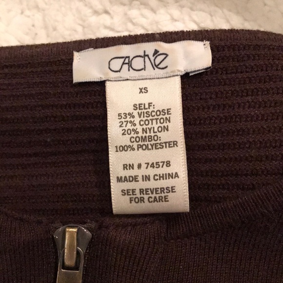 XS Cache zip up top - Picture 2 of 2